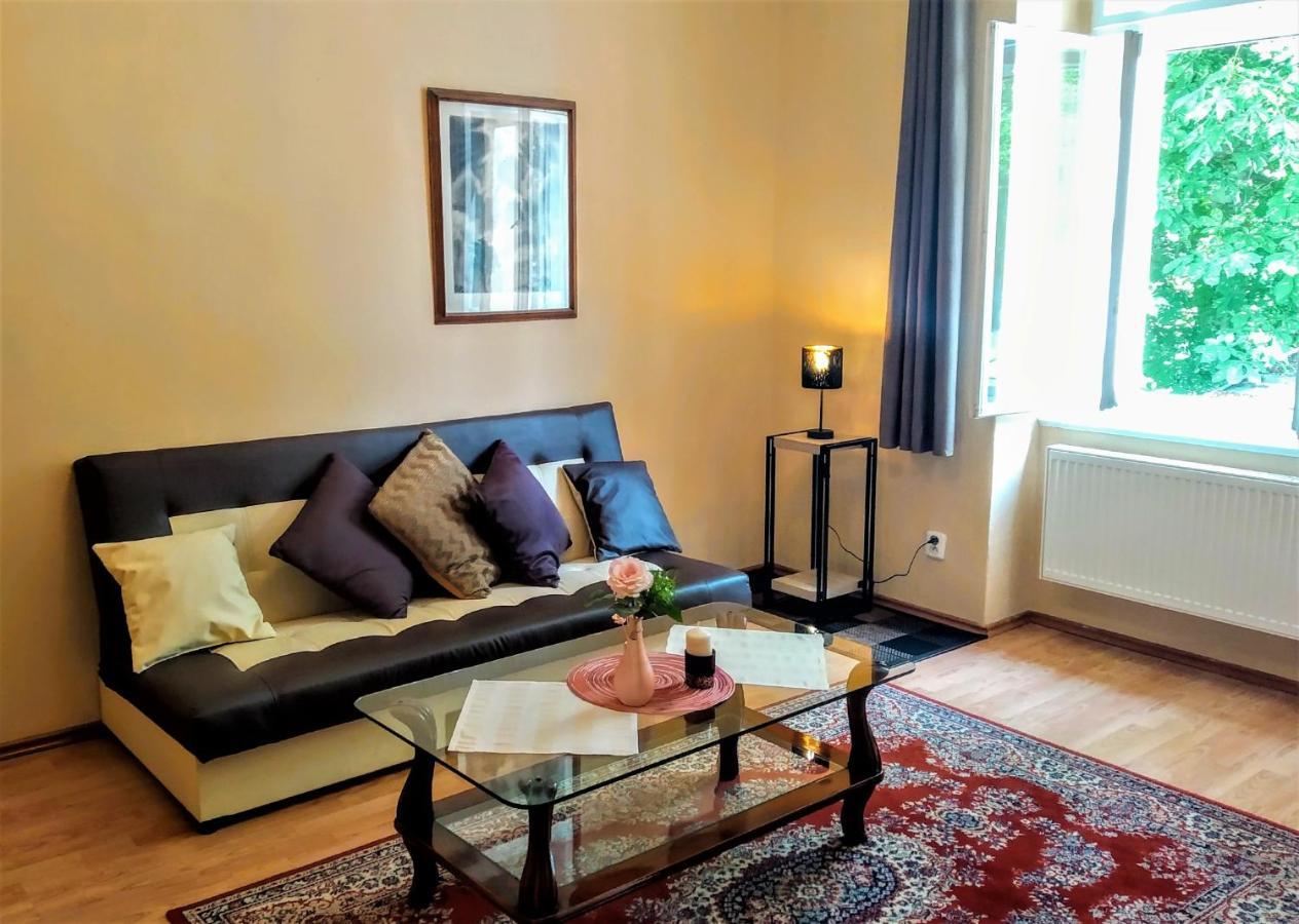 Apartment Sense Of Zizkov プラハ エクステリア 写真