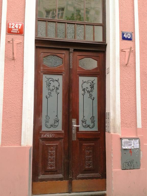 Apartment Sense Of Zizkov プラハ エクステリア 写真